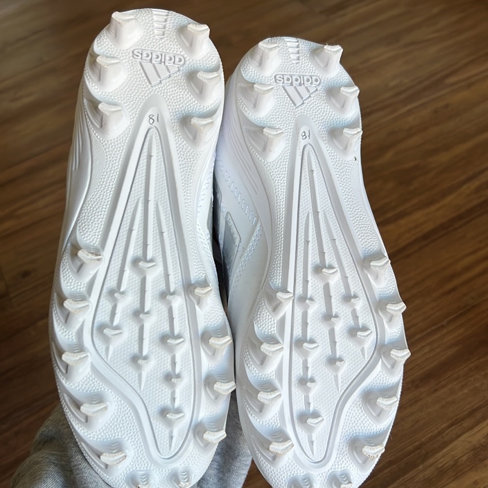 NWOT White Adidas Baseball or Football Cleats Youth size 4.5 - Picture 6 of 7